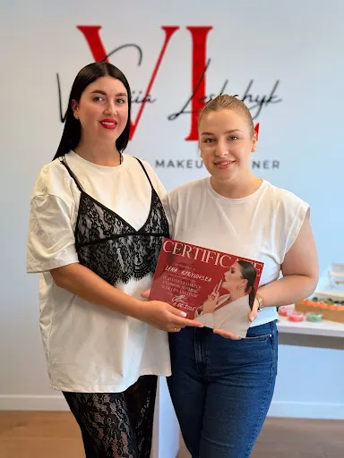 „Stylizacja rzęs i brwi” Viktoriia Leshchyk